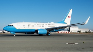 Photo of 01-0041 - Boeing C-40B operated by US Air Force