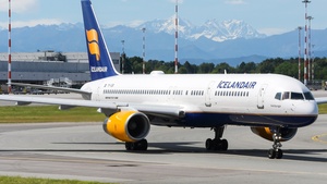 Photo of TF-ISR - Boeing 757-256 operated by Icelandair