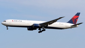 Photo of N825MH - Boeing 767-432(ER) operated by Delta Air Lines