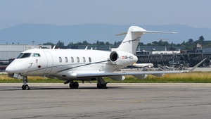 Photo of OE-HCU - Bombardier Challenger 350 operated by Sparfell Luftfahrt