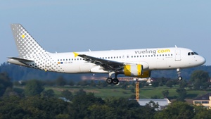 Photo of EC-MUM - Airbus A320-214 operated by Vueling