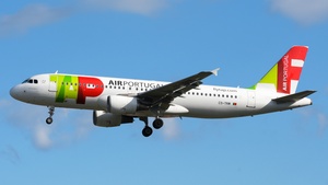 Photo of CS-TNW - Airbus A320-214 operated by TAP Air Portugal