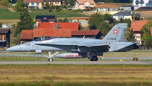 Photo of J-5016 - McDonnell Douglas F/A-18C Hornet operated by Swiss Air Force