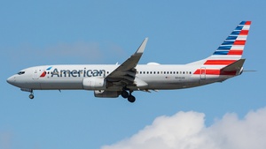 Photo of N946AN - Boeing 737-823 operated by American Airlines