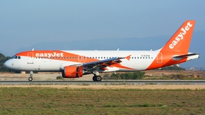 G-EZUW - Airbus A320-214