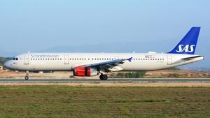 OY-KBL - Airbus A321-232