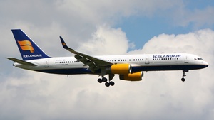 Photo of TF-FIJ - Boeing 757-208 operated by Icelandair