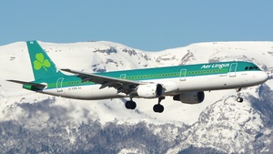 Photo of EI-CPH - Airbus A321-211 operated by Aer Lingus