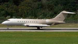 Photo of OE-IOO - Bombardier Global 5000 operated by MS Aviation