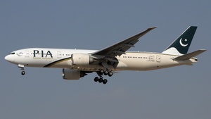Photo of Boeing 777-240(LR) - Dubai