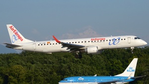 EC-LKM - Embraer ERJ-195LR