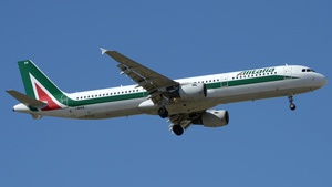 Photo of I-BIXK - Airbus A321-112 operated by Alitalia