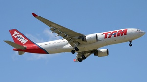 Photo of PT-MVD - Airbus A330-223 operated by TAM Linhas Aéreas