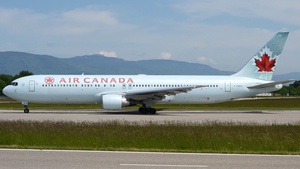 Photo of C-FMXC - Boeing 767-333(ER) operated by Air Canada