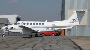 ZS-MMB - Beechcraft B300 Super King Air 350