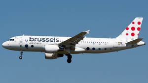 OO-TCQ - Airbus A320-214