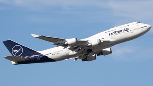 Photo of D-ABVY - Boeing 747-430 operated by Lufthansa