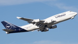 Photo of D-ABVZ - Boeing 747-430 operated by Lufthansa