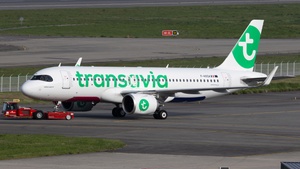Photo of F-HXSA - Airbus A320-252N operated by Transavia France