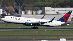 Photo of N198DN - Boeing 767-332(ER) operated by Delta Air Lines