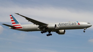 Photo of N735AT - Boeing 777-323(ER) operated by American Airlines