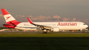 Photo of OE-LAY - Boeing 767-3Z9(ER) operated by Austrian Airlines