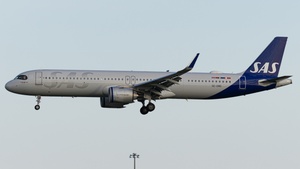 Photo of SE-DMS - Airbus A321-253NX operated by SAS Scandinavian Airlines