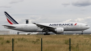 Photo of Boeing 777-228(ER) - Paris