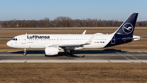 Photo of D-AIUL - Airbus A320-214 operated by Lufthansa