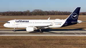 Photo of D-AIUO - Airbus A320-214 operated by Lufthansa
