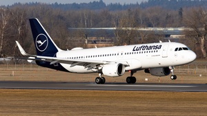 Photo of D-AIUP - Airbus A320-214 operated by Lufthansa