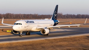 Photo of D-AIZW - Airbus A320-214 operated by Lufthansa
