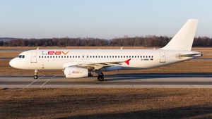 Photo of D-ANNE - Airbus A320-232 operated by LEAV Aviation