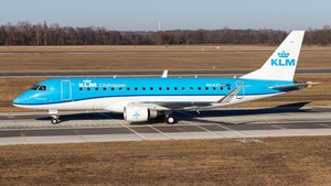 Photo of PH-EXT - Embraer ERJ-175STD operated by KLM Cityhopper