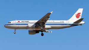Photo of B-6916 - Airbus A320-214 operated by Air China