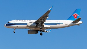 Photo of B-9952 - Airbus A320-232 operated by China Southern Airlines