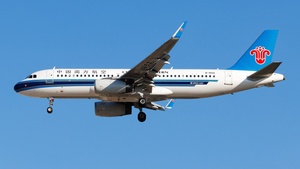 Photo of B-1652 - Airbus A320-232 operated by China Southern Airlines