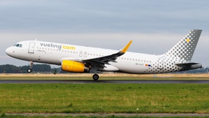 Photo of EC-LVT - Airbus A320-232 operated by Vueling