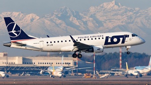 Photo of SP-LIB - Embraer ERJ-175STD operated by LOT Polish Airlines