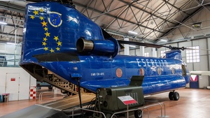 Photo of MM80840 - Boeing Vertol CH-47C Chinook operated by Italian Army