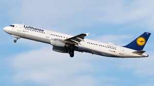 Photo of D-AISO - Airbus A321-231 operated by Lufthansa