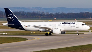 Photo of D-AIQS - Airbus A320-211 operated by Lufthansa