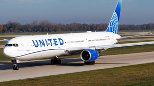 Photo of N76065 - Boeing 767-424(ER) operated by United Airlines