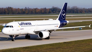 Photo of D-AIZD - Airbus A320-214 operated by Lufthansa