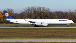 Photo of D-AIHT - Airbus A340-642 operated by Lufthansa