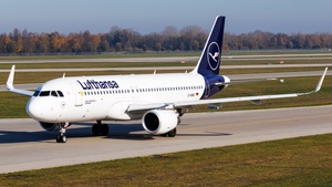 Photo of D-AIWG - Airbus A320-214 operated by Lufthansa