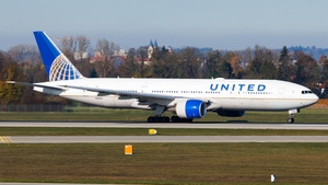 Photo of N226UA - Boeing 777-222(ER) operated by United Airlines