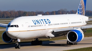 Photo of N226UA - Boeing 777-222(ER) operated by United Airlines