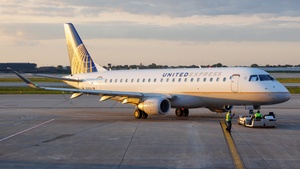 Photo of N205SY - Embraer ERJ-175LR operated by United Express (opb SkyWest Airlines)