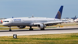 Photo of N73860 - Boeing 757-33N operated by United Airlines